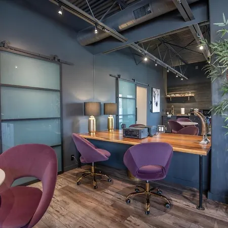 Designer Loft At The Plaza Spacious 520 Sq Ft, King Bed *