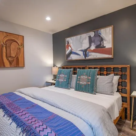 Designer Loft At The Plaza Spacious 520 Sq Ft, King Bed Apartment *